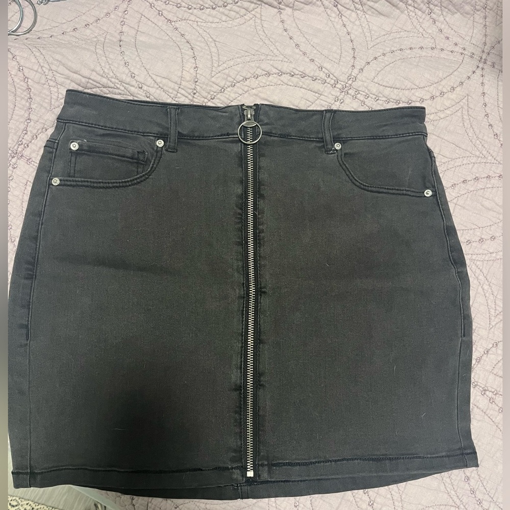 Garage skirt